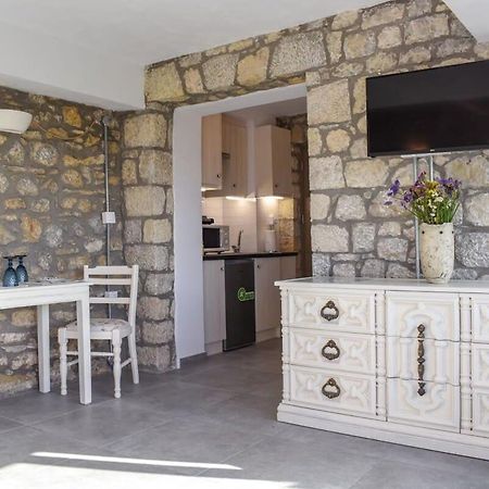 Вилла Coastal Stone Hideaway With Stunning Scenery Kitriai Экстерьер фото